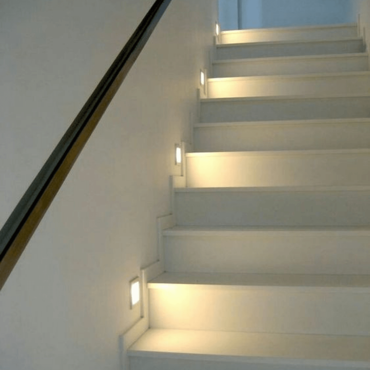 Luminaria De Cortesia 2W Para Exterior, Policarbonato Blanco - Wattko