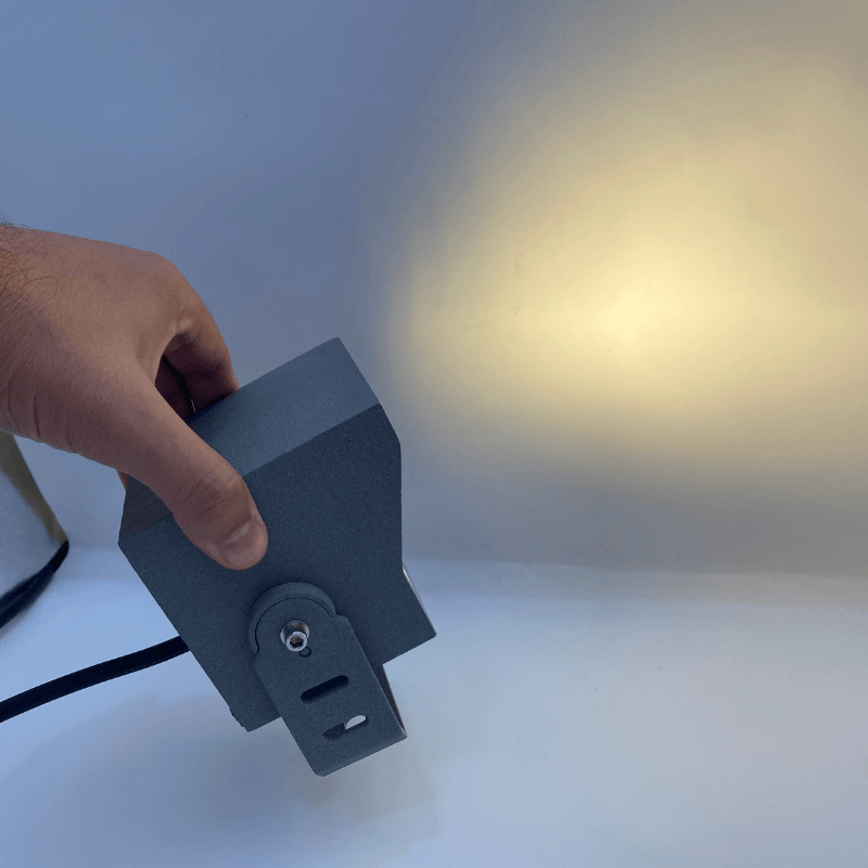 Reflector Cuadrado 9W 3000K Blanco Cálido, Exteiror - Wattko